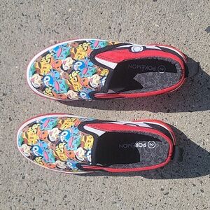 POKEMON BOYS SHOES SIZE 2